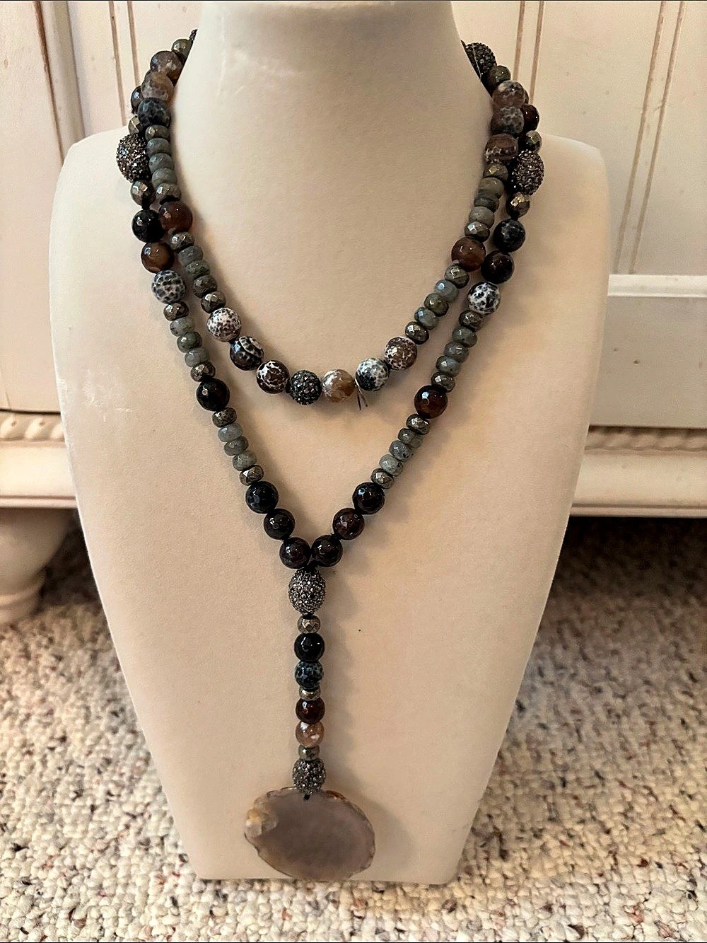 Semi precious stone Pendant Necklace in Brown & Black Like New